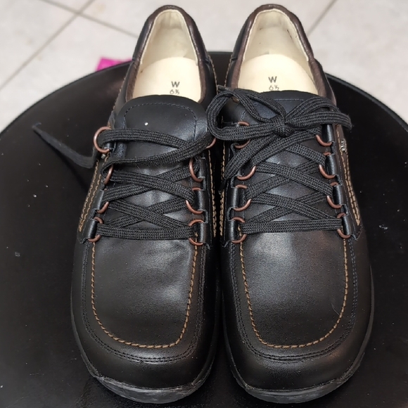 Finn Comfort "Bern" Black With Brown Stitching - Picture 2 of 10